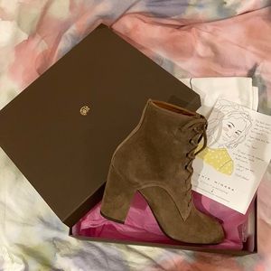 Brand new Chie Mihara suede taupe grey booties
